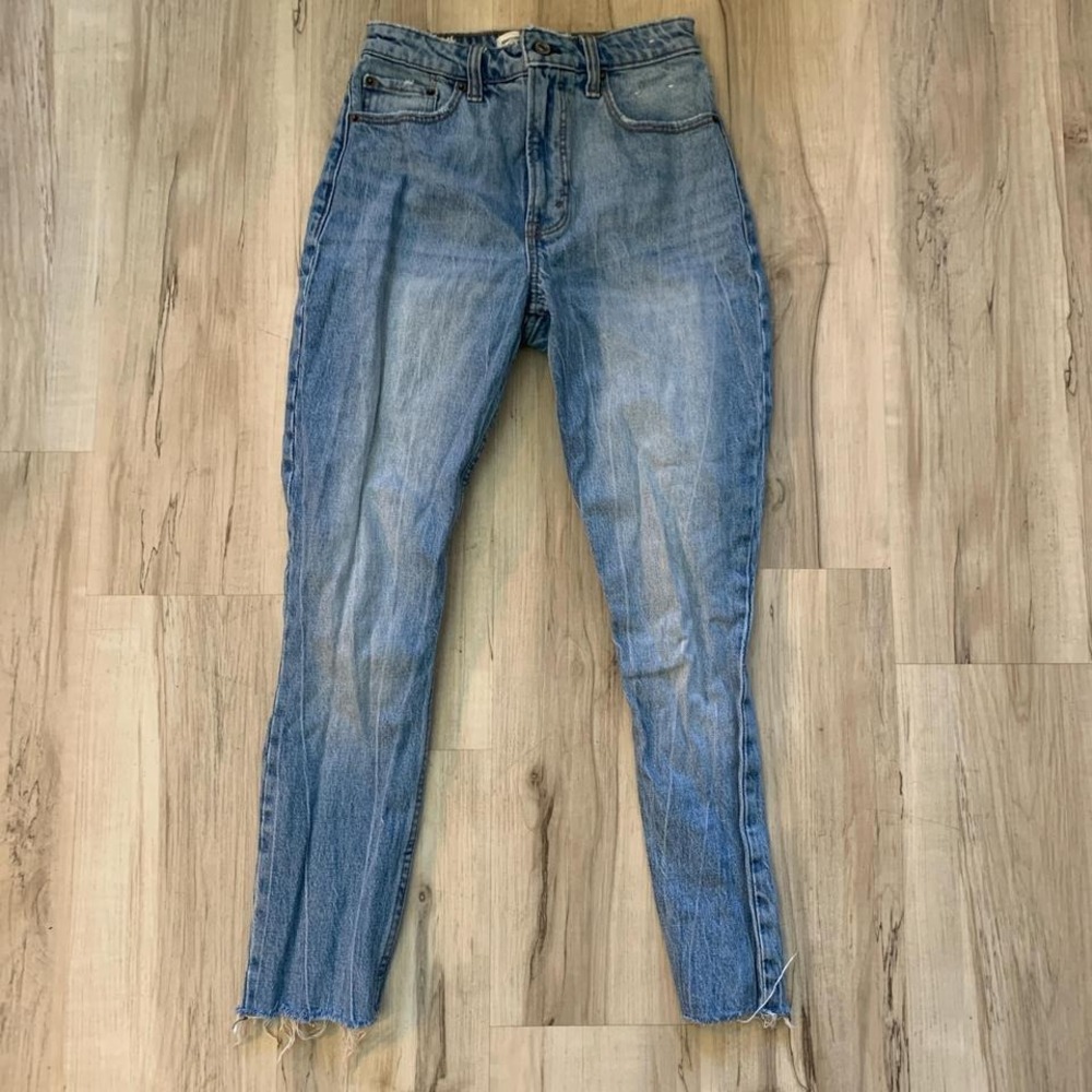 High-waisted Abercrombie & Fitch 90's Curve Love classic blue denim jeans